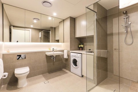 Highrise Apartment At Olympic Park - Tourism Cairns 5