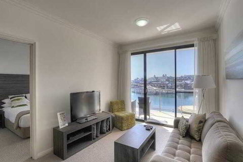 Quality Suites Crest Mandurah - Tourism Cairns 4