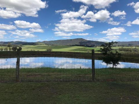 Oakey Creek HV Country Retreat Walk To Wine Tasting - Tourism Cairns 1