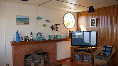 The Love Shack Bridport - Tourism Cairns 5