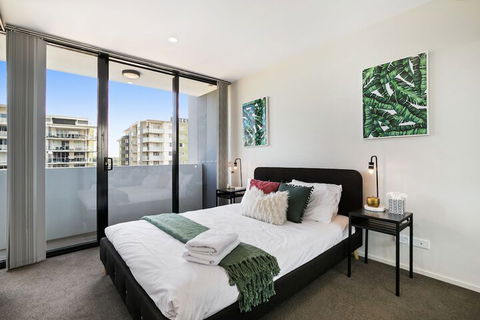 The Hamilton (I715) - Tourism Cairns 5
