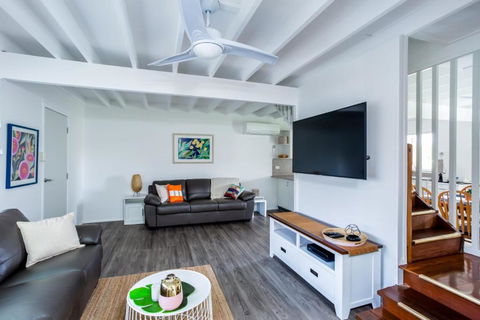 Wayfarers Beachouse Rainbow Beach Everything You Need Just Metres To The Beach - Tourism Cairns 5