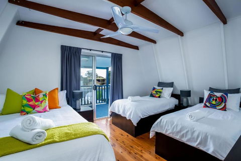 Wayfarers Beachouse Rainbow Beach Everything You Need Just Metres To The Beach - Tourism Cairns 6