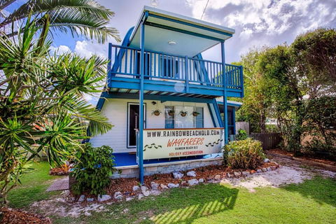 Wayfarers Beachouse Rainbow Beach Everything You Need Just Metres To The Beach - Tourism Cairns 3