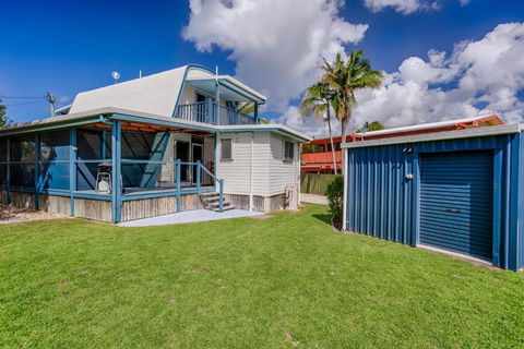 Wayfarers Beachouse Rainbow Beach Everything You Need Just Metres To The Beach - Tourism Cairns 1