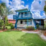 Wayfarers Beachouse Rainbow Beach Everything You Need Just Metres To The Beach - Tourism Cairns 0