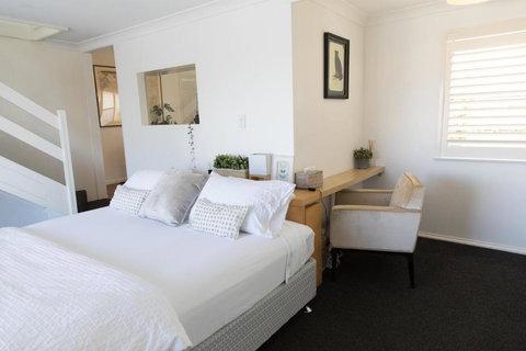 White Beach Cottage - Tourism Cairns 1