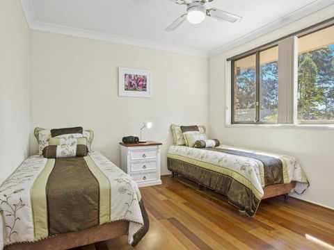 DAVIES STREET MOLLYMOOK 4 / 14 - Tourism Cairns 3