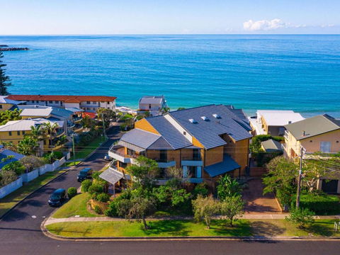 Namanula 2 / 32 34 Great Holiday Destination - Tourism Cairns 1