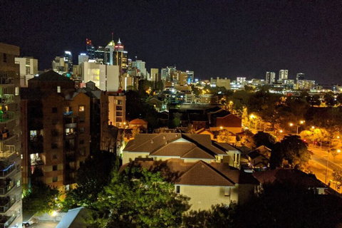 Stunning Two-storey Apartment In Perth's CBD - Tourism Cairns 3