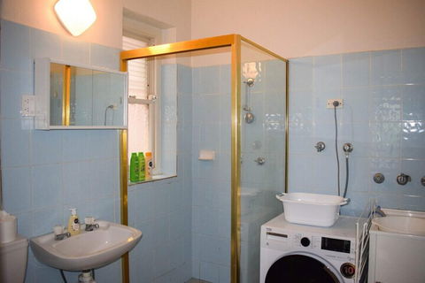 Incredible Location One Bedroom Apartment - Tourism Cairns 5