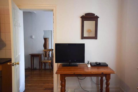 Incredible Location One Bedroom Apartment - Tourism Cairns 4