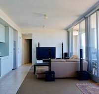 Spacious One Bedroom Apartment With Large Balcony - Tourism Cairns