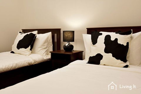 Tomkins Townhouse - Tourism Cairns 7