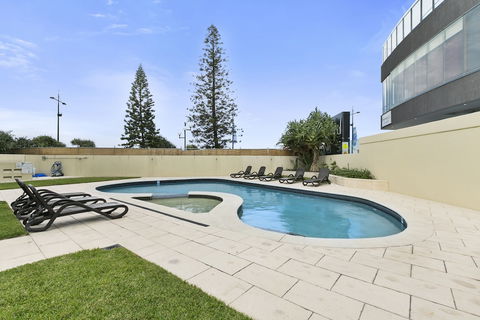 Zenith - Q Stay - Tourism Cairns 0