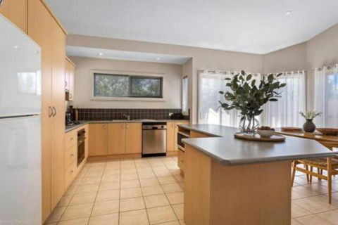 DRIFTWOOD VILLA Free Wifi Walk To Beach - Tourism Cairns 5