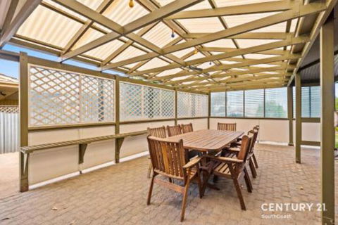 Reef & Vines Port Noarlunga - Tourism Cairns 3