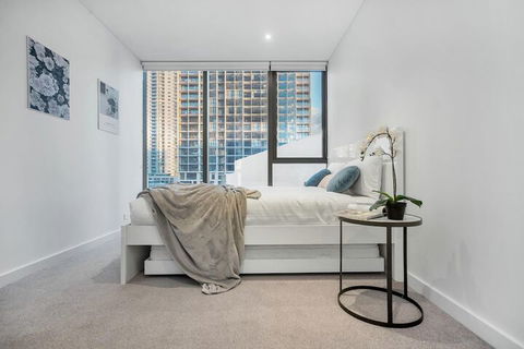 I02-china Town Luxury Service Apartment - Tourism Cairns 3