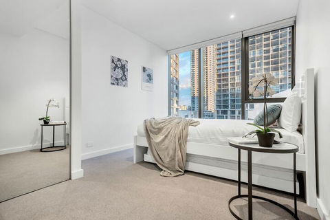 I02-china Town Luxury Service Apartment - Tourism Cairns 4