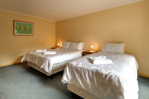 Wavecrest - Tourism Cairns 6