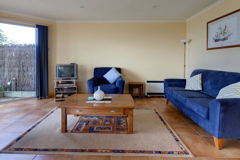 Wavecrest - Tourism Cairns 7