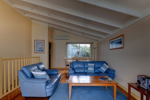 Wavecrest - Tourism Cairns 3