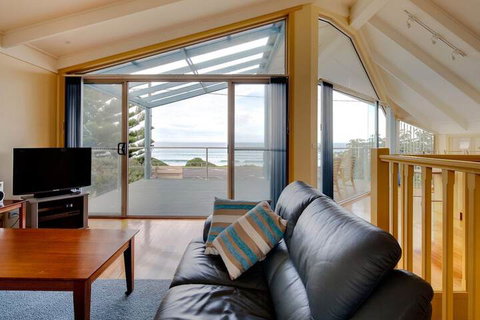 Wavecrest - Tourism Cairns 5