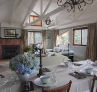 The Loch an idyllic country escape - Tourism Cairns