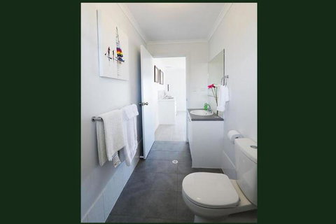 Gumnut Getaway BnB - Tourism Cairns 3