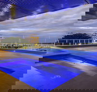 Privately Owned Hotel Room by Cairns Marina 222 - Tourism Cairns