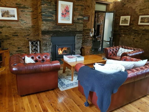 William Hunt's Retreat - Redwood Studio - Tourism Cairns 5