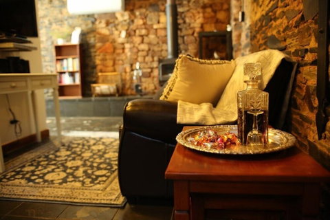 William Hunt's Retreat - Redwood Studio - Tourism Cairns 1