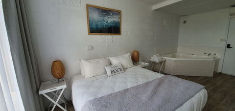 Beach Holiday Apartments Motel - Tourism Cairns 6