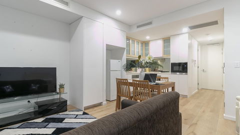 B06-darling Harbour Studio - Tourism Cairns 2