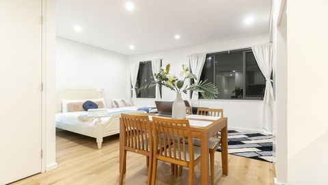 B06-darling Harbour Studio - Tourism Cairns 4