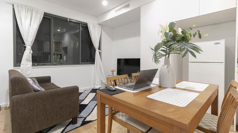 B06-darling Harbour Studio - Tourism Cairns 3