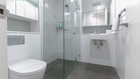 B06-darling Harbour Studio - Tourism Cairns 0