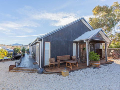 Oak & Barrel / 7 Twynam Street - Tourism Cairns 2