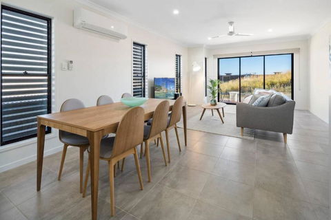 DAYDREAMING Airlie Beach Water Views & Only 200m To Boardwalk. - Tourism Cairns 5