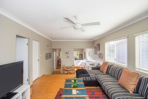 Driftwood Cottage - Tourism Cairns 1