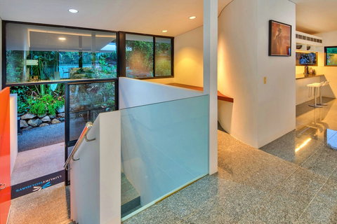 Waves 5 Luxury 3 Bedroom - Tourism Cairns 1