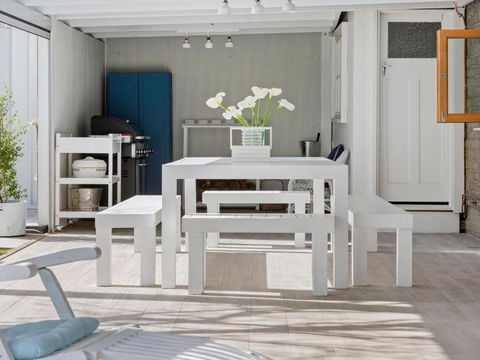 SANTORINI BEACH HOUSE SAFETY BEACH - Tourism Cairns 1