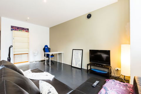 MEGAN, 2BDR Melbourne Apartment - Tourism Cairns 2