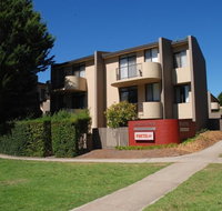 Manuka Park Apartments - Tourism Cairns