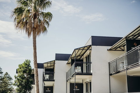 Hotel Nelson - Tourism Cairns 0