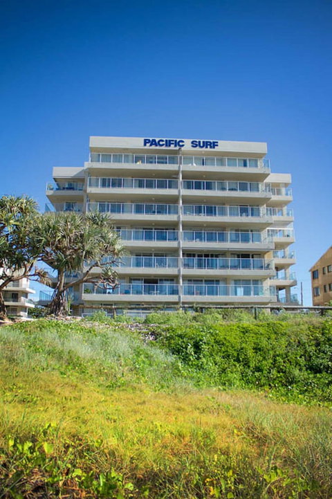 Pacific Surf - Tourism Cairns 0