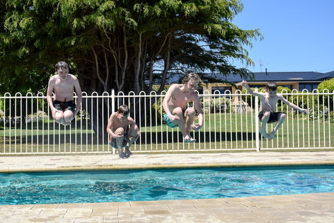 Beachway Motel & Restaurant - Tourism Cairns 1