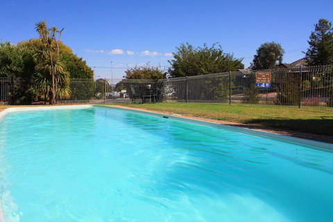 Hi Way Motor Inn - Tourism Cairns 3