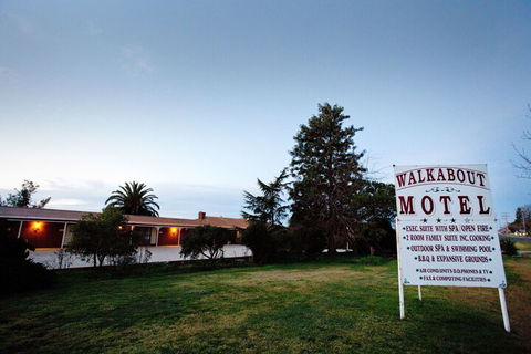 Walkabout Motel - Tourism Cairns 2