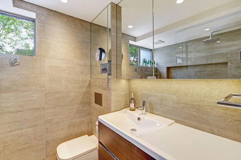 Meticulously Designed Sydney Aptmnt - Tourism Cairns 4